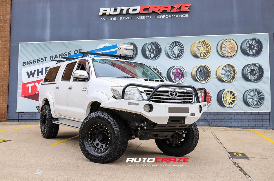 TOYOTA HILUX N70 4WD D LOCKER BLACK